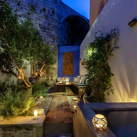 Kokkini Porta Rossa Otel 5*