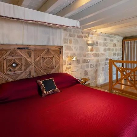 Hotel Kokkini Porta Rossa