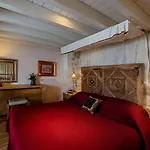 Kokkini Porta Rossa