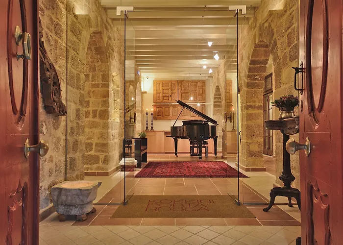 Hotel Kokkini Porta Rossa