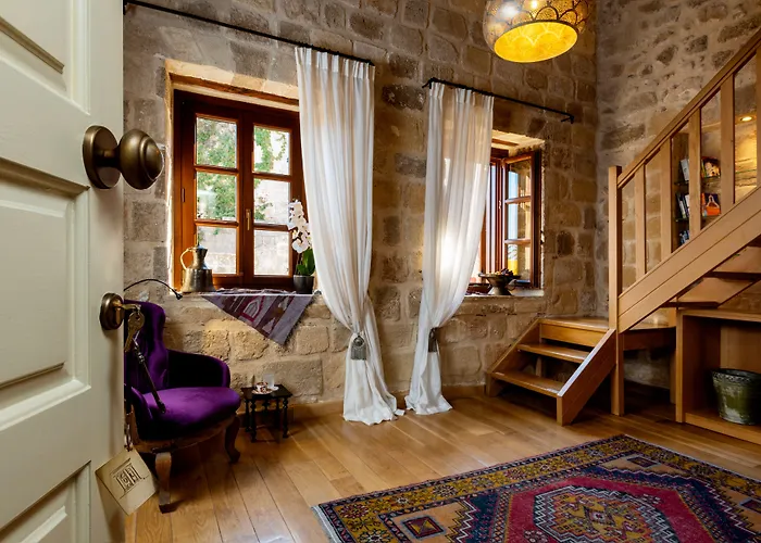 Hotel Kokkini Porta Rossa 5*